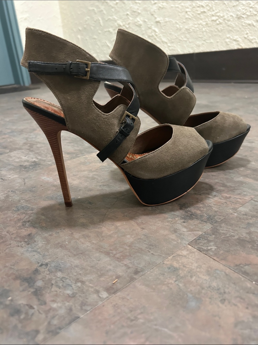 Sam Edelman Tan & Black Leather Suede Platform Heels Size 8 BRAND NEW BOX Size 8 - Picture 16 of 16